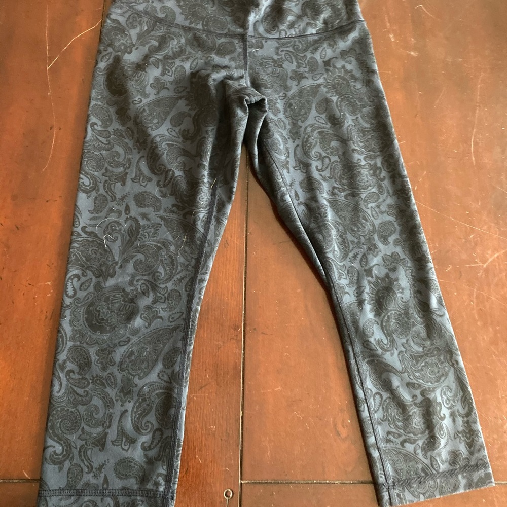 Lululemon paisley work out pant